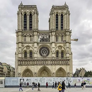Lovely Next To Notre-dame Parigi
