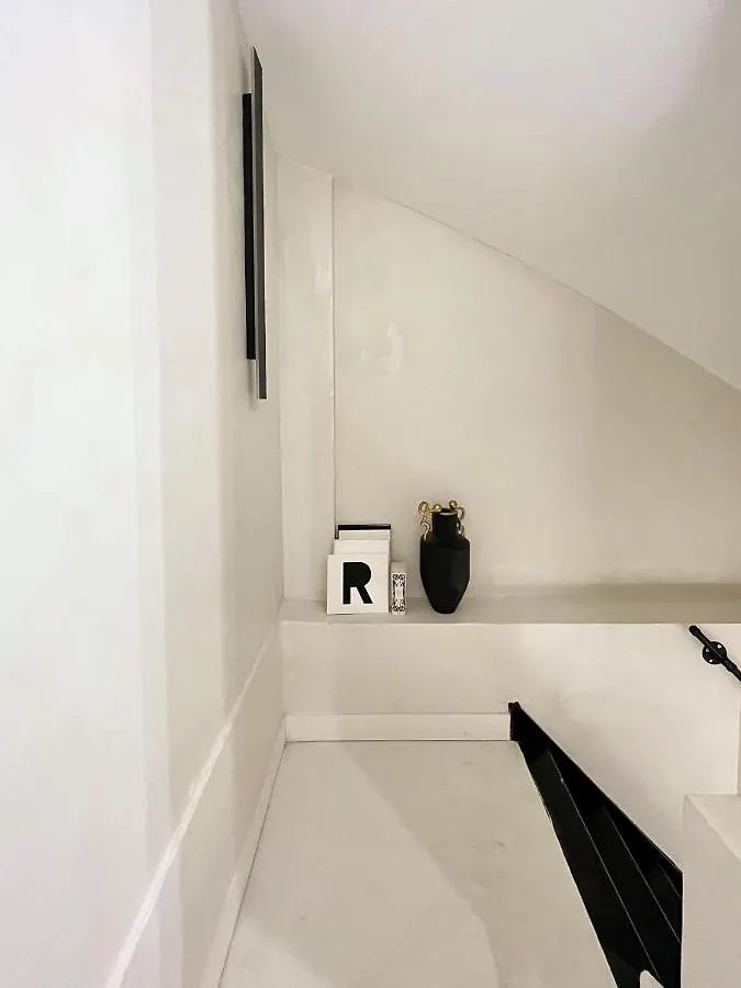 Superb Apartment Palais Royal Louvre Museum Free Netflix Paryż 0*,  Francja