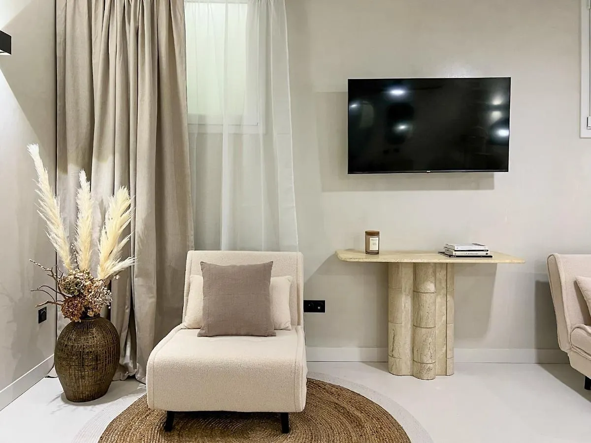 Superb Apartment Palais Royal Louvre Museum Free Netflix Paryż